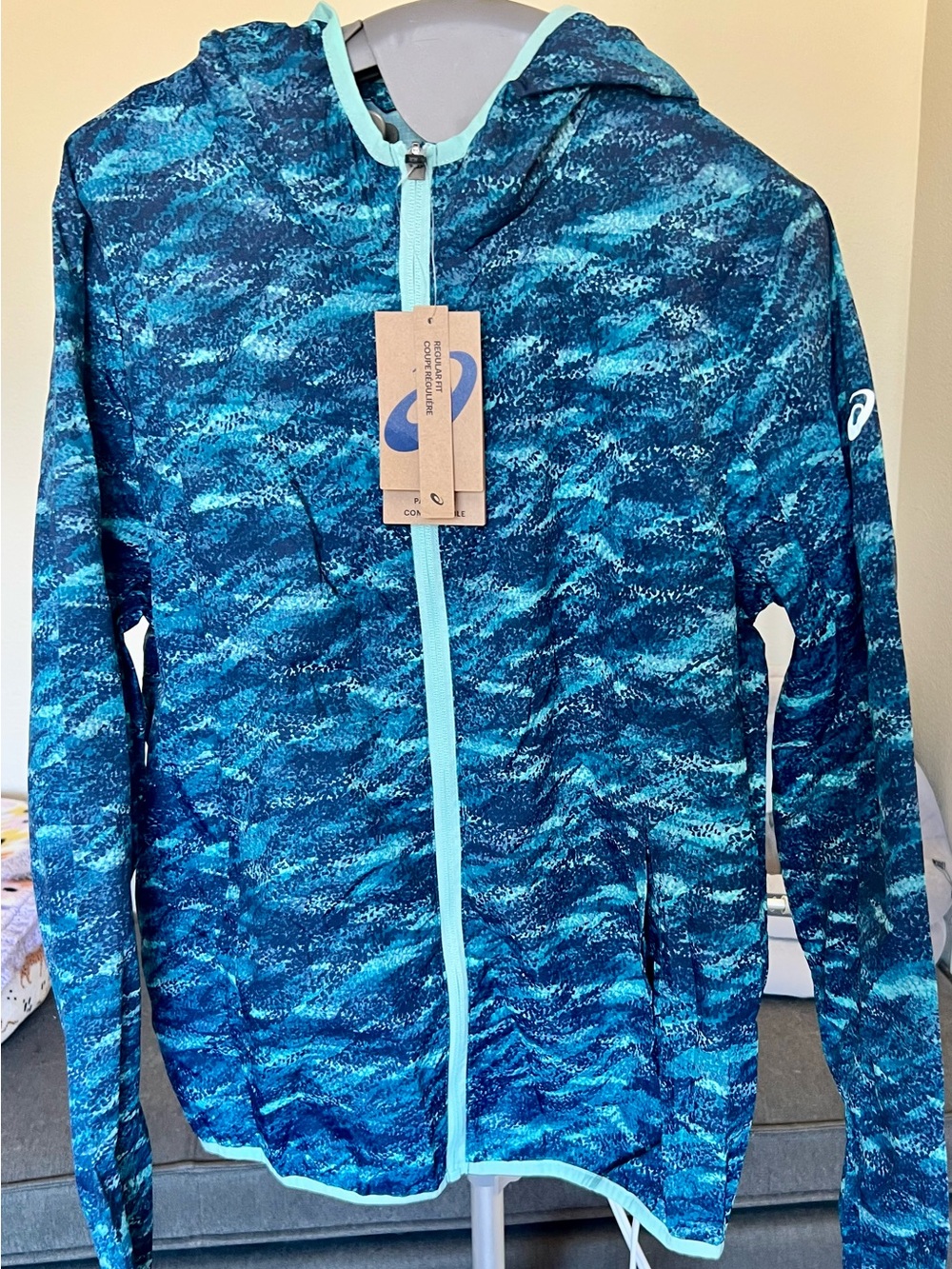 Asics Men's Aqua Blue Wave Running Jacket - New